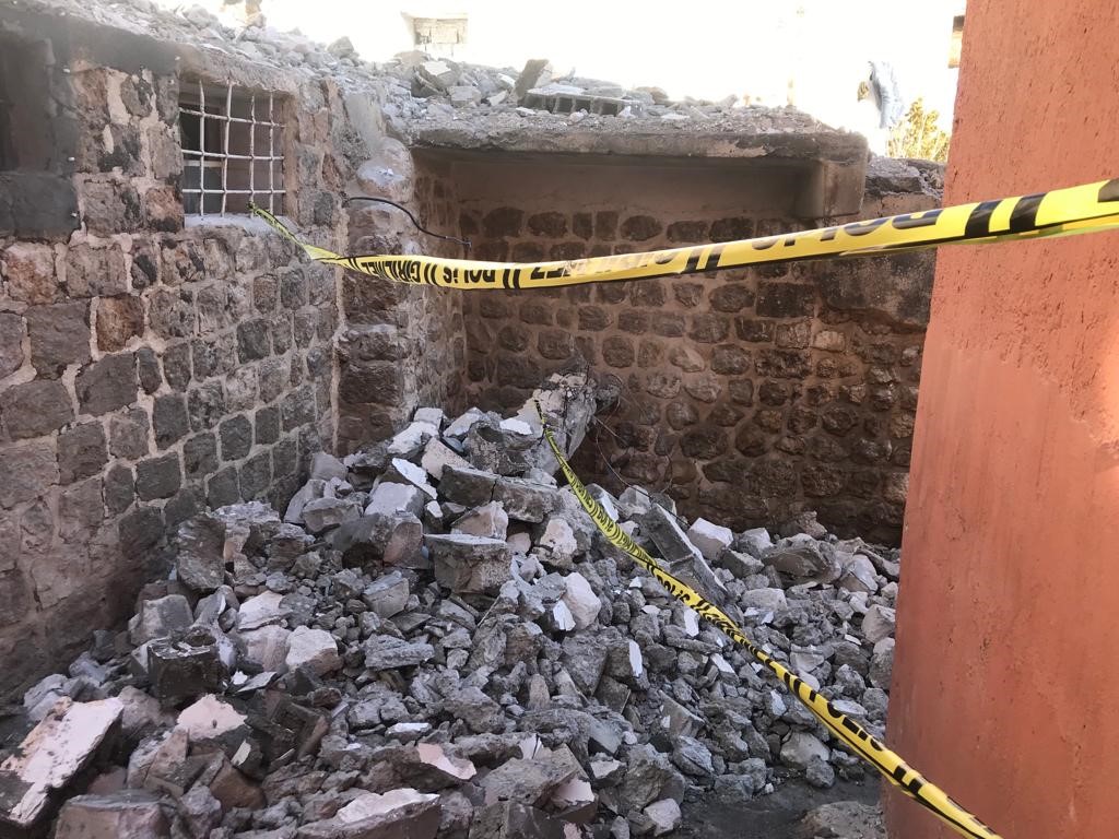 Mardin’de cami lojmanı çöktü: Ölü ve yaralılar var!