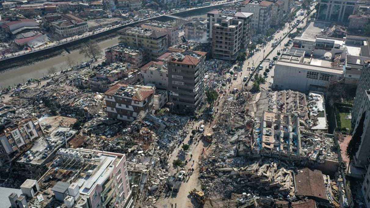Malatya'da yıkılan binalarla ilgili 40 gözaltı kararı!