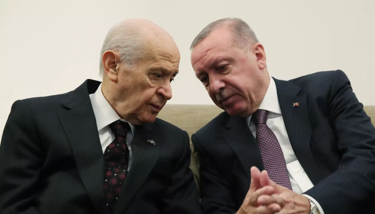 Seçimler ertelenecek mi? AKP'li yetkili isimden açıklama: Erteleme yok