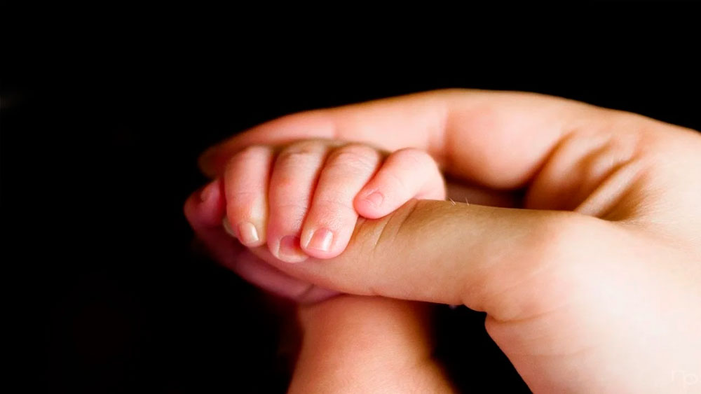 'Taşıyıcı annelik evrensel suç sayılsın' yasa teklifi sunuldu