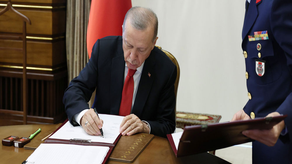 Erdoğan İmzaladı: Resmi Gazete yayımladı! Yeni atama ve görevden alma kararları