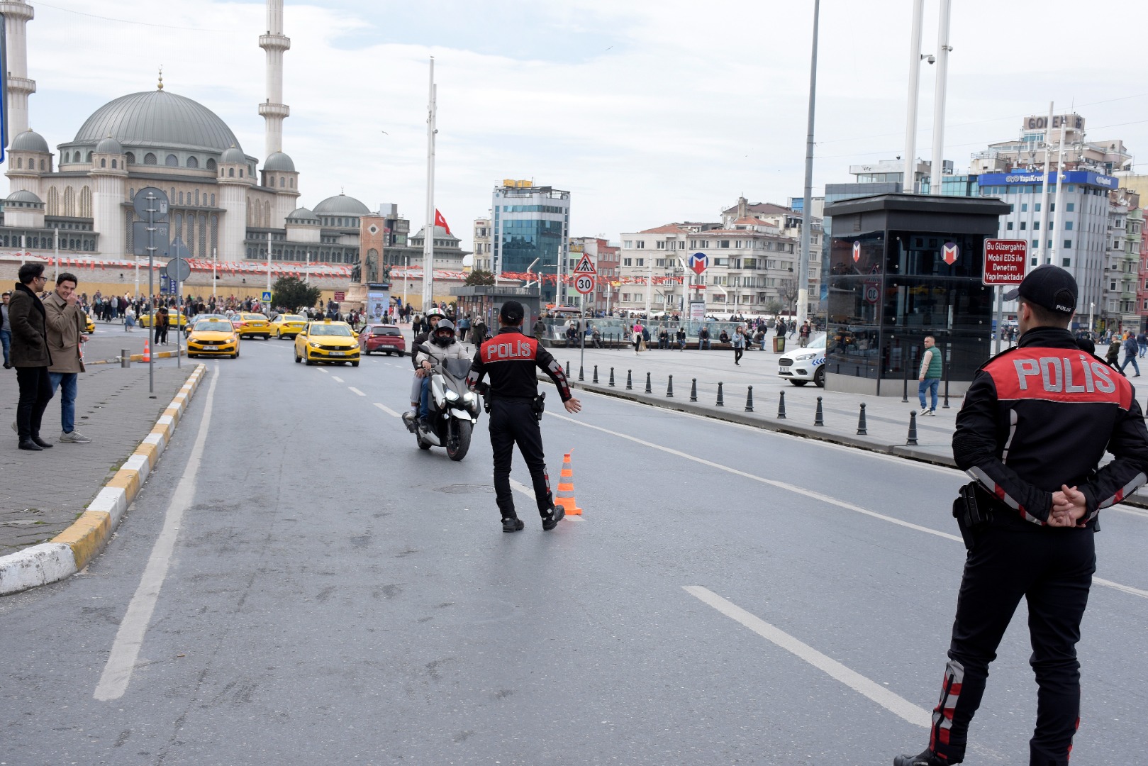 Beyoğlu'nda 'Huzur İstanbul' denetimi gerçekleşti