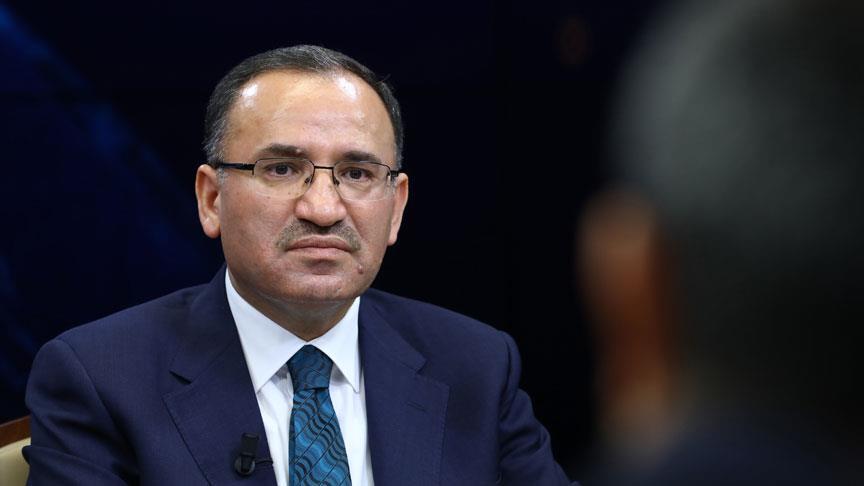 Adalet Bakanı Bozdağ'dan hukuk mücadelesine ''Abesle İştigal'' yanıtı