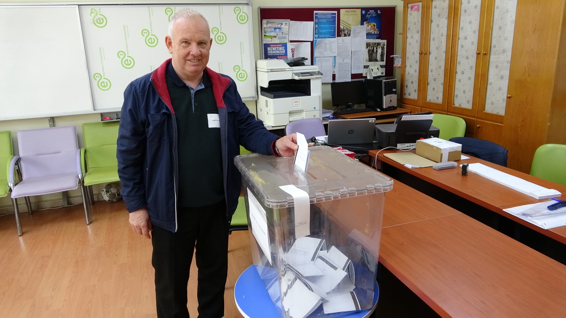 Kütahya'daki çifte vatandaşlar Bulgaristan seçimleri için sandık başında