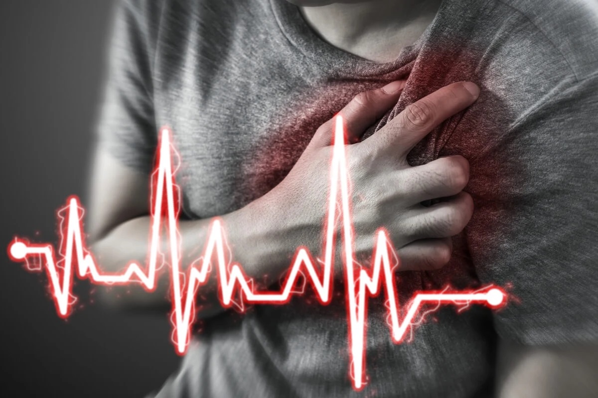 Kalp krizinde ilk 20 dakika çok önemli! Mide ağrısıyla karıştırılıyor