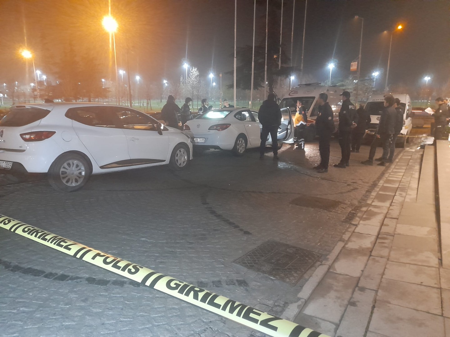 Zeytinburnu'nda otomobilde cansız bedeni bulundu