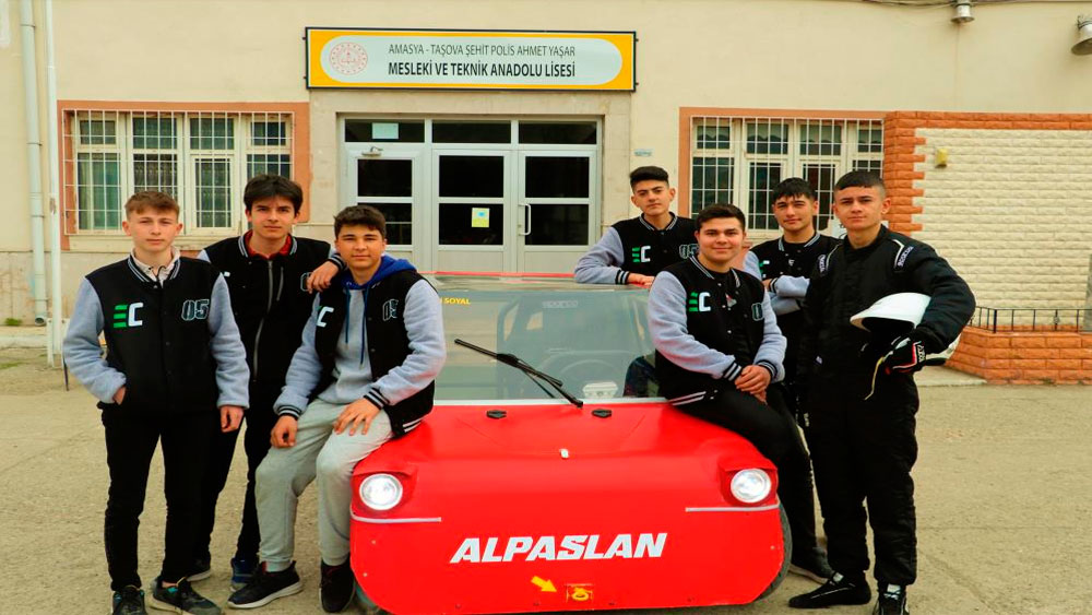 Liselilerin yaptığı elektrikli araç TEKNOFEST’te yarışacak