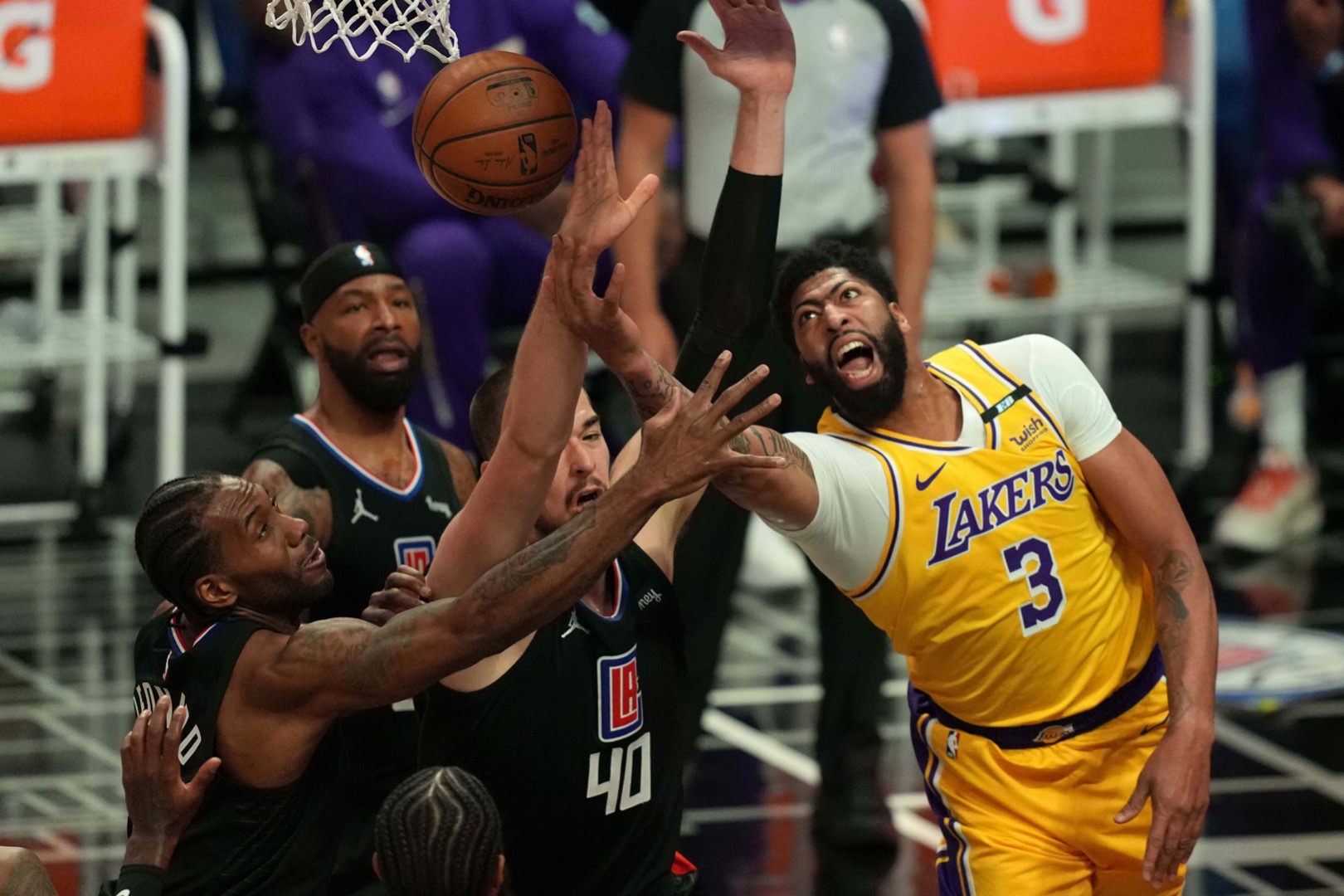 LA Clippers – LA Lakers maçı hangi kanalda, saat kaçta?