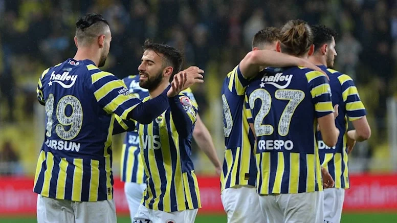 Fenerbahçe Kayserispor'u yenerek Türkiye Kupası'nda yarı finale yükseldi