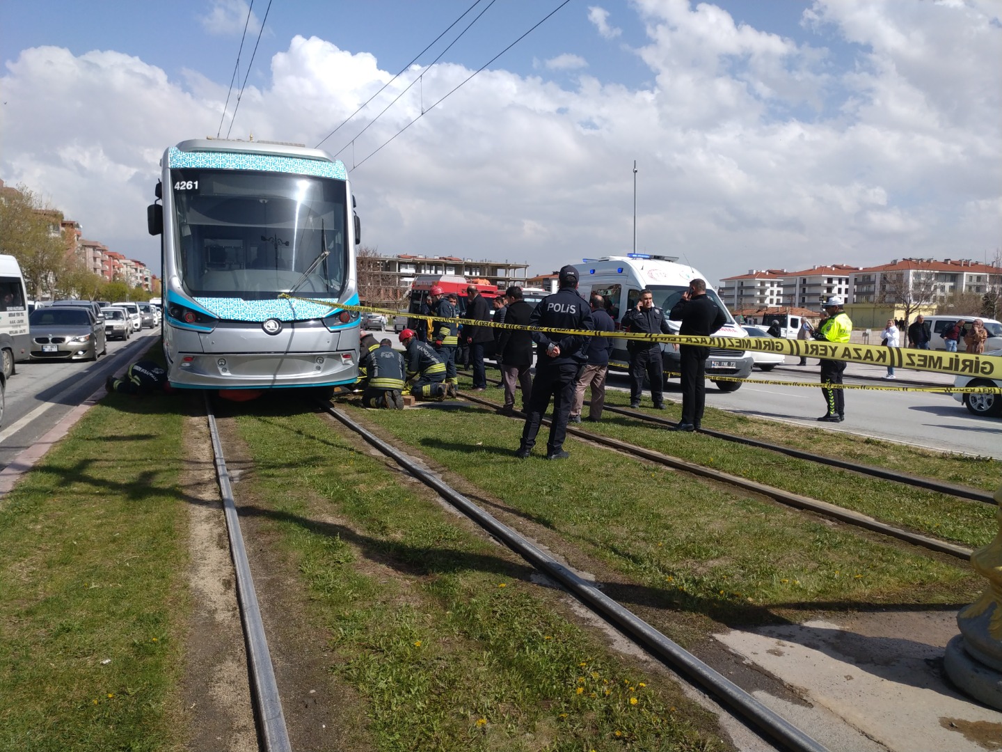 Konya'da çocuğuyla tramvayın altında kalan anne hayatını kaybetti