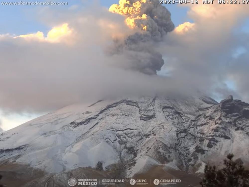 Popocatepetl Yanardağı’nda 1 günde 12 patlama