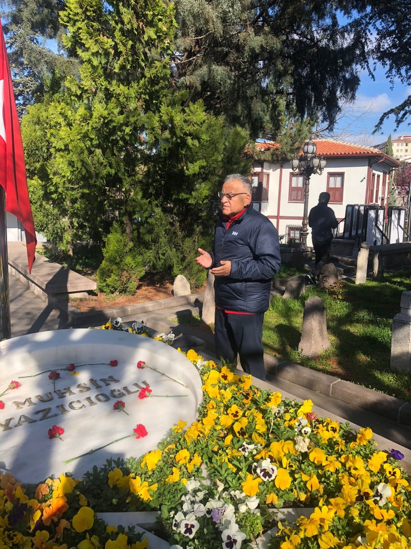Başkan Büyükkılıç'tan Yazıcıoğlu ve Pakdil'in kabirlerine ziyaret
