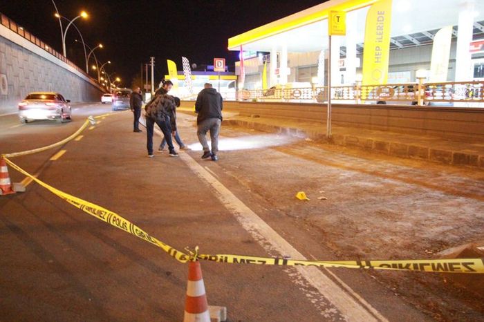 Taksi durağında silahlı saldırı: 1 kişi yaşamını yitirdi