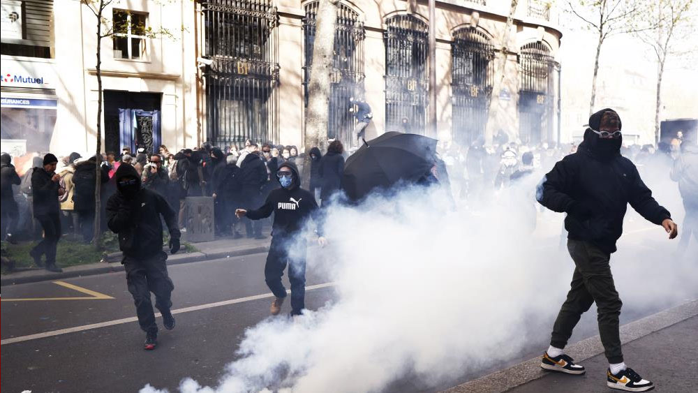 Fransa'da emeklilik reformu krizi sürüyor: 12. kitlesel protesto düzenlendi