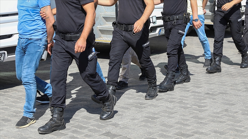 Diyarbakır'da kökünü kurutma operasyonu: 131 gözaltı!