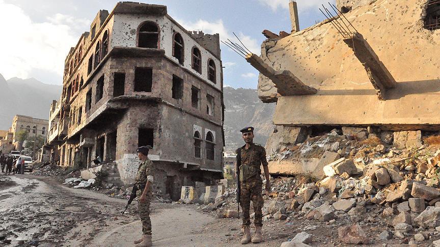 Yemen hükümeti, Husilerin kontrolündeki bölgelerde maaş ödemeyi kabul etti