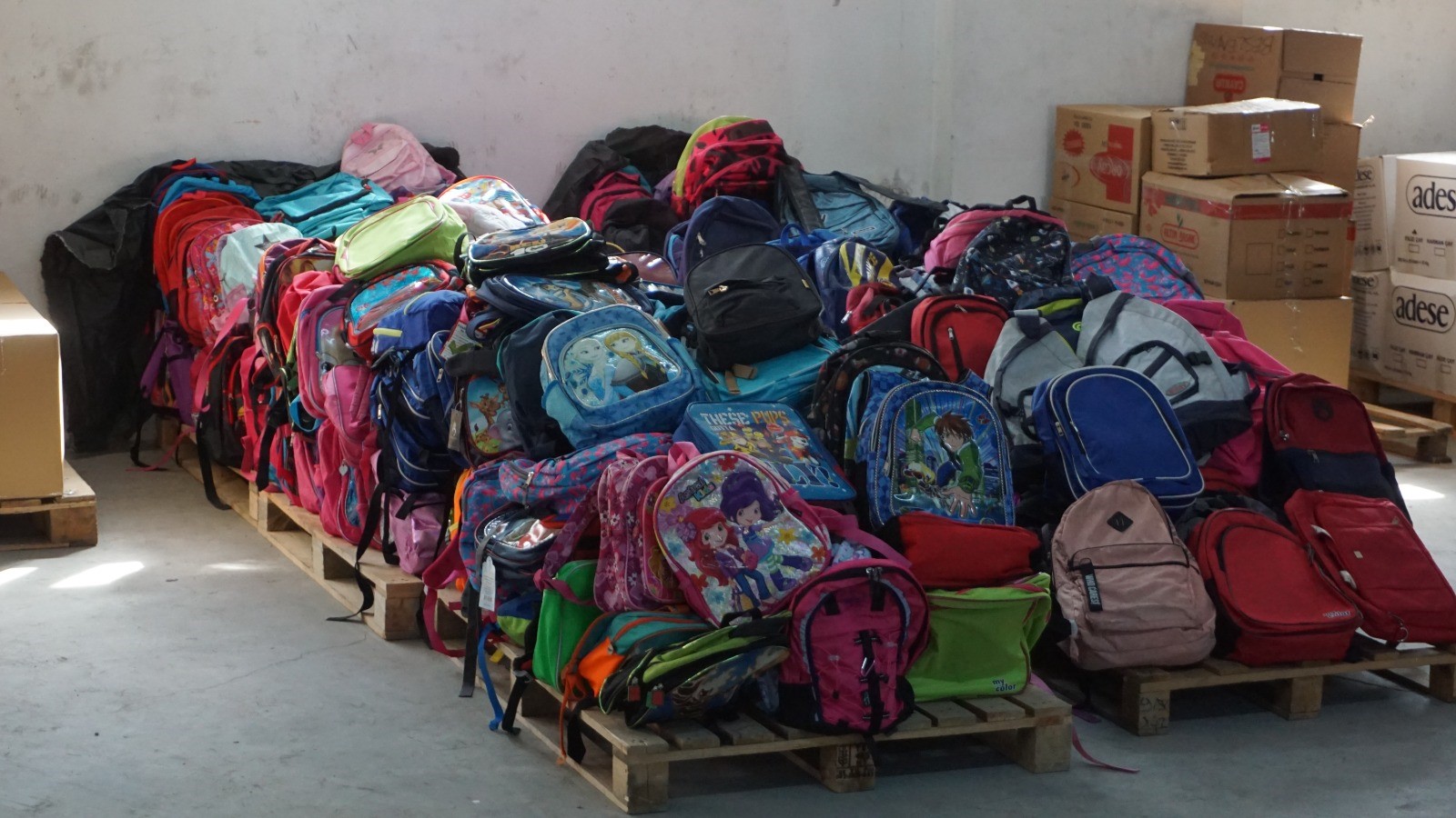 Rize’den okul çantaları Gaziantep’e doğru yola çıktı