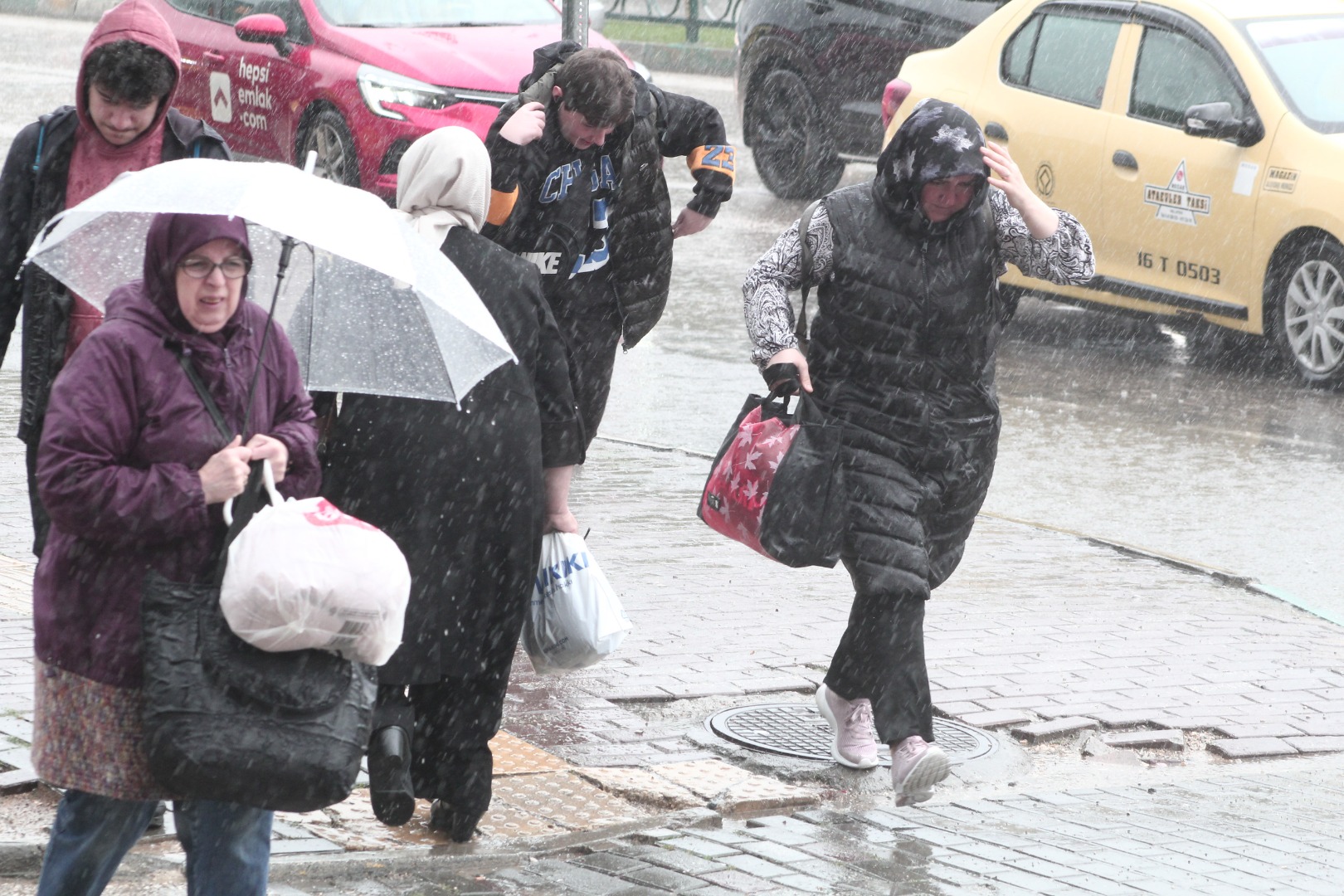 Bursa’da sağanak yağış!