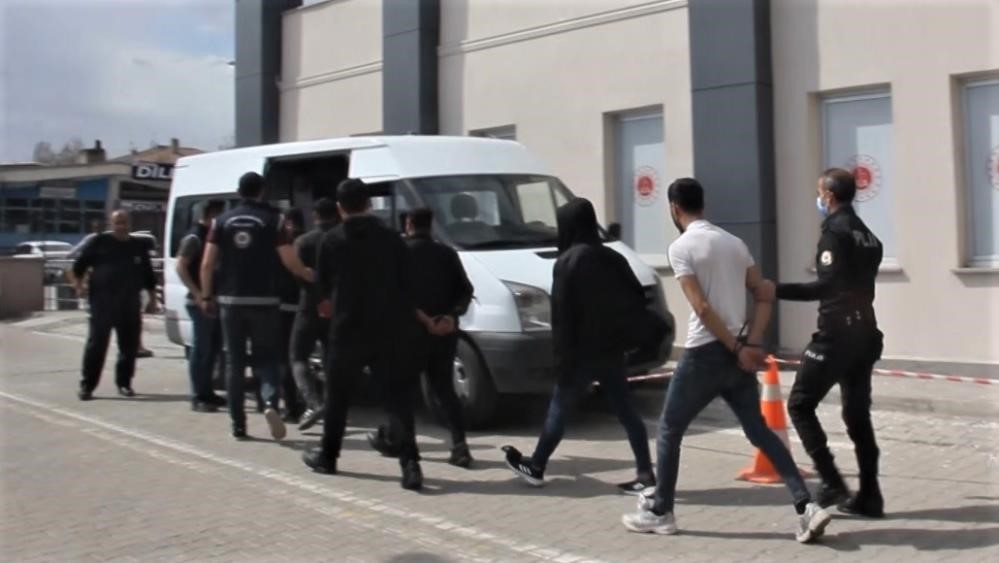 Erzincan'da suç operasyonu: 8 gözaltı!