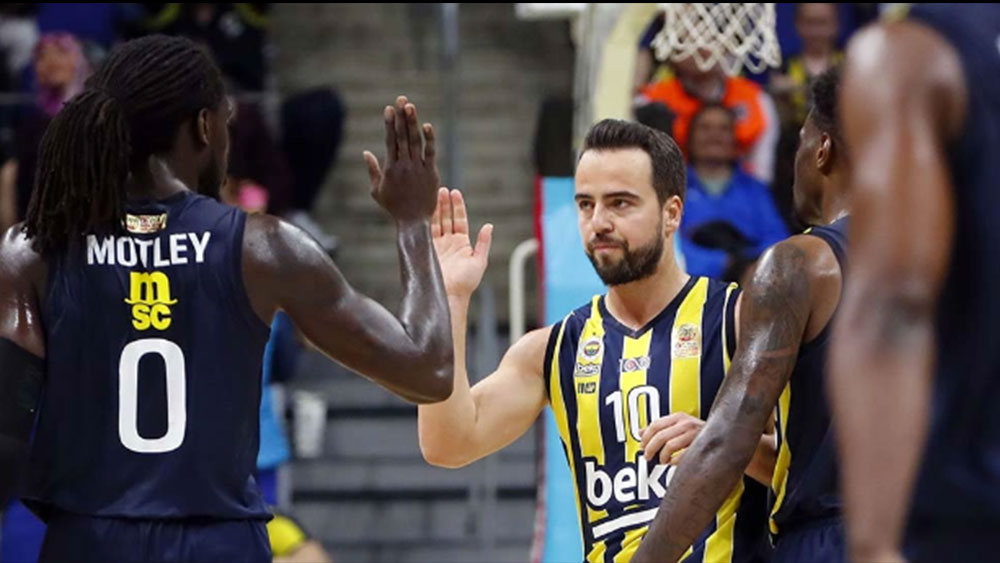 Olimpiakos maçı öncesi moral: Fenerbahçe Merkezefendi'yi geriden gelip devirdi