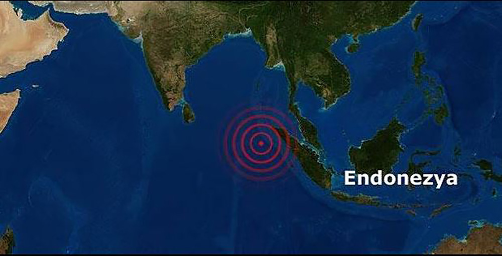 Endonezya'da 7.3'lük deprem: Tsunami uyarısı yapıldı