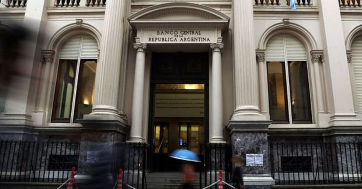 Arjantin Merkez Bankası faiz oranını 1000 baz puan artırdı