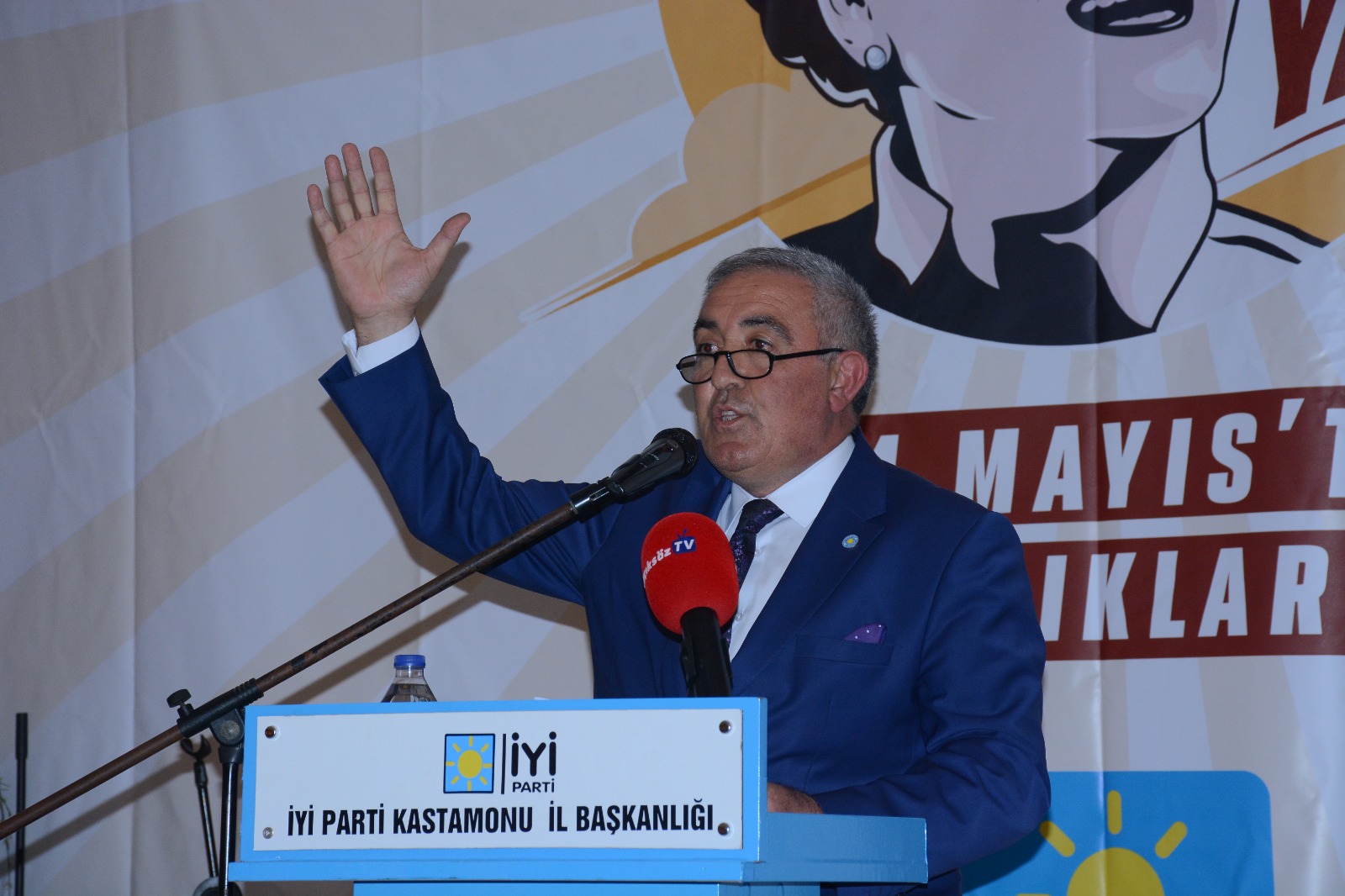 İYİ Parti'den Kastamonu'da yapılan pankart provokasyonuna yanıt: "Değişimi fark edenler korku içine girdi"