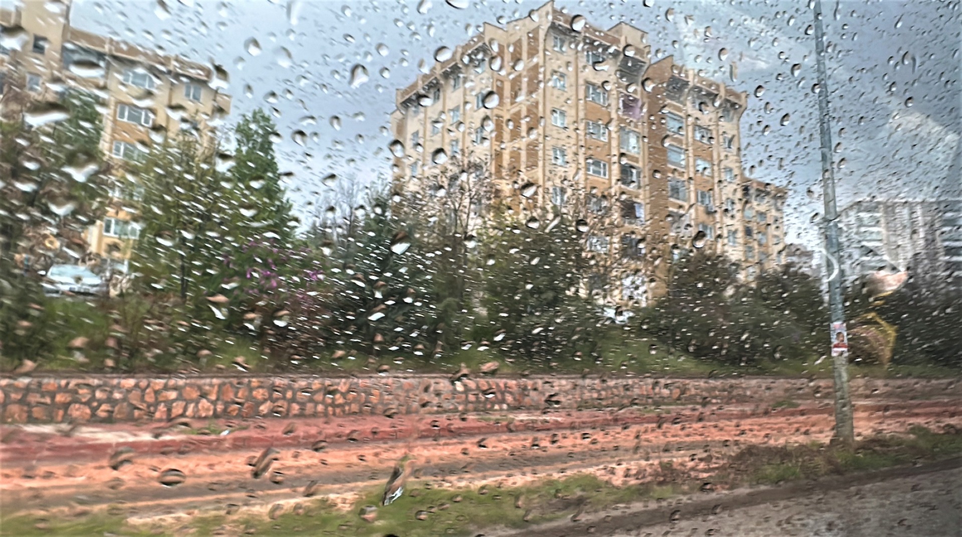 Elazığ'da sağanak yağış  hayatı felç etti!