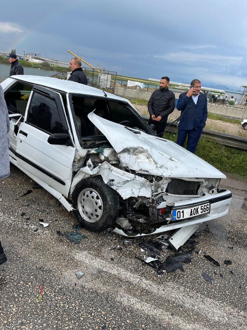Adana'da zincirleme kazada 11 kişi yaralandı