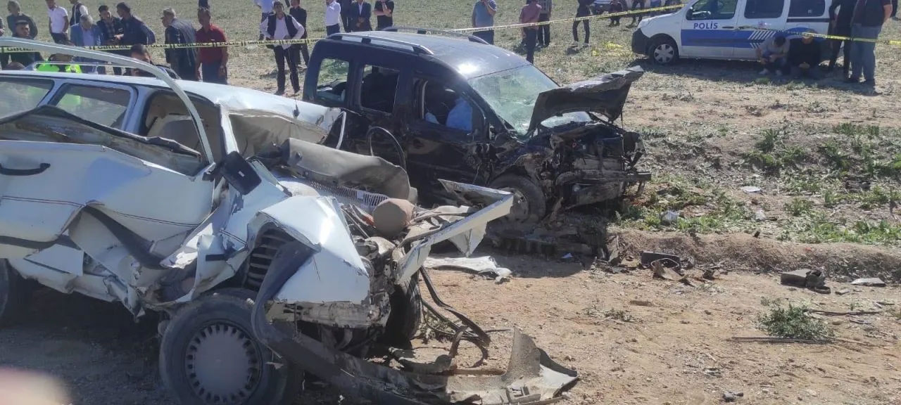 Konya'da feci kaza: 5 ölü, 2 yaralı