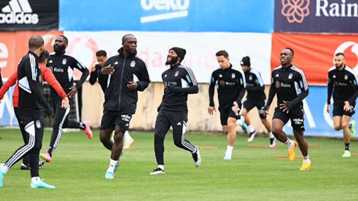 Beşiktaş Antalyaspor mesaisine devam etti