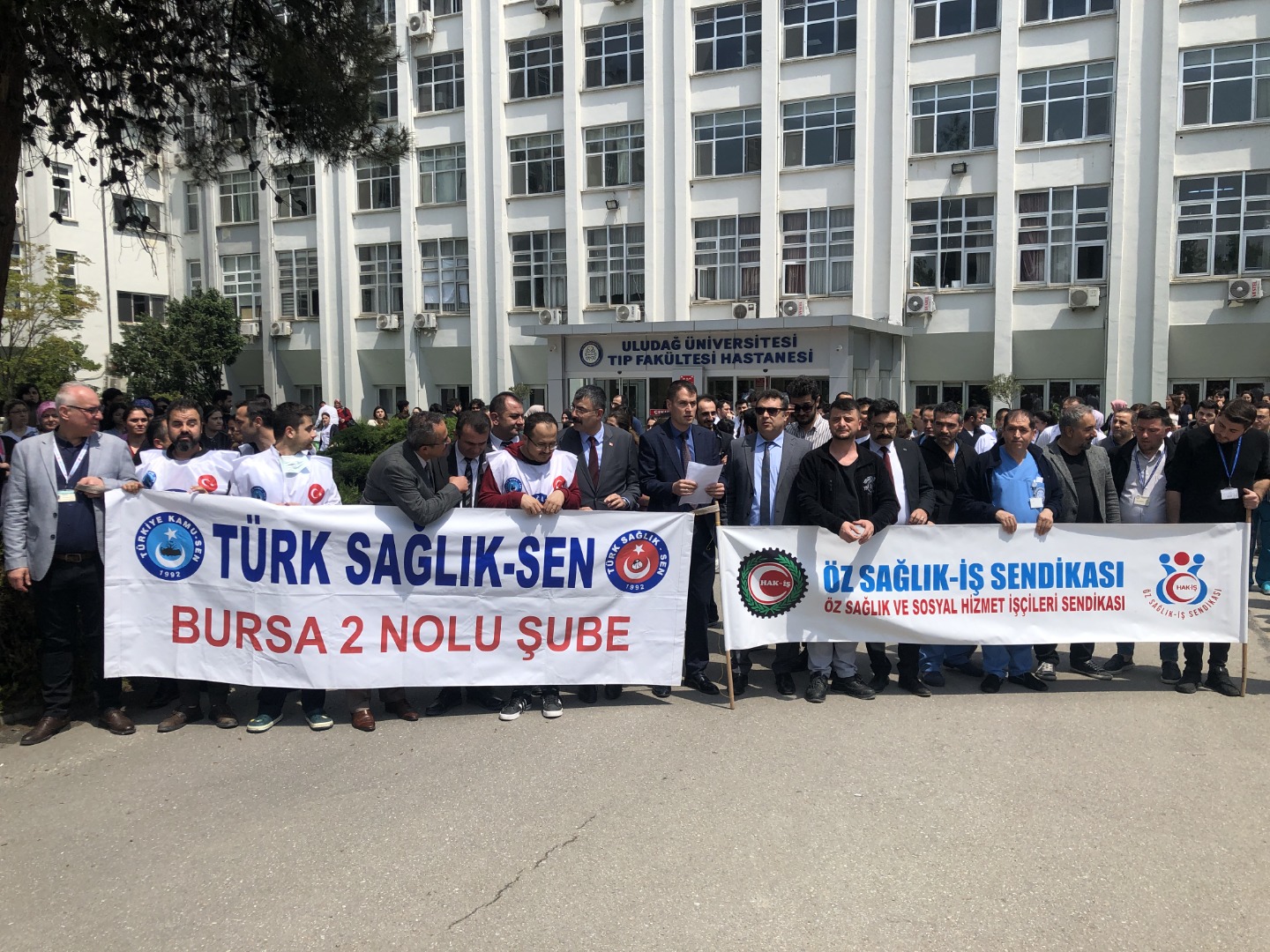 Bursa'da doktora darba protesto!