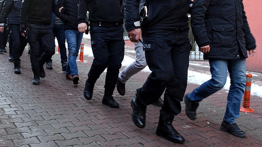 İzmir merkezli dolandırıcılık operasyonu: 214 gözaltı!