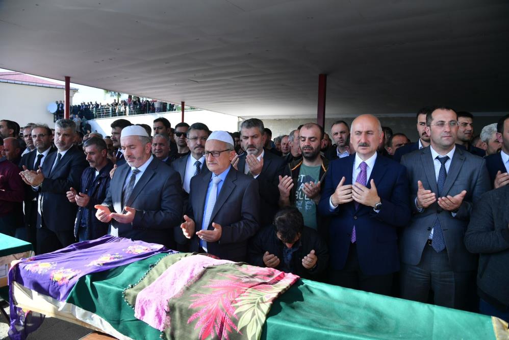 Trabzon'da otobüs kazasında can veren 4 kişiye son veda