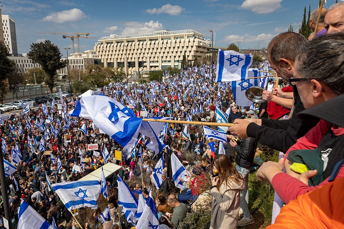 İsrailliler, yargı reformuna karşı yeniden meydanlara indi