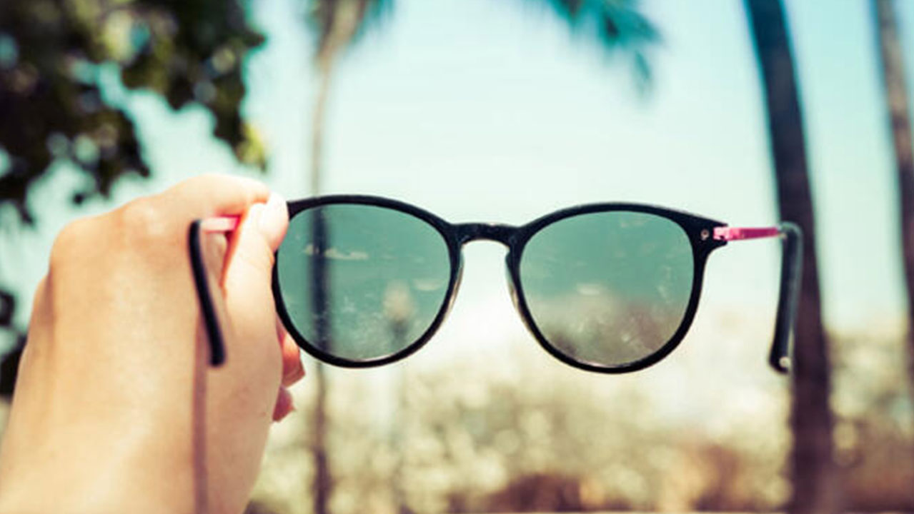 Uzmanı yaza özel uyardı: Sahte güneş gözlüğü takmak yerine hiç gözlük takmayın