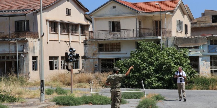 Kıbrıs Barış Harekatından bu yana kapalı olan Maraş’ı gazeteciler gezdi!