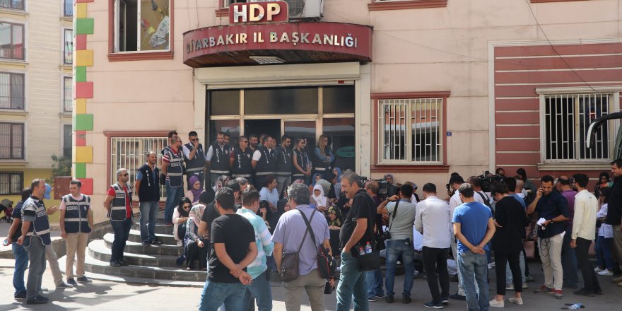 HDP önündeki oturma eyleminde 5'inci gününde son gelişme!
