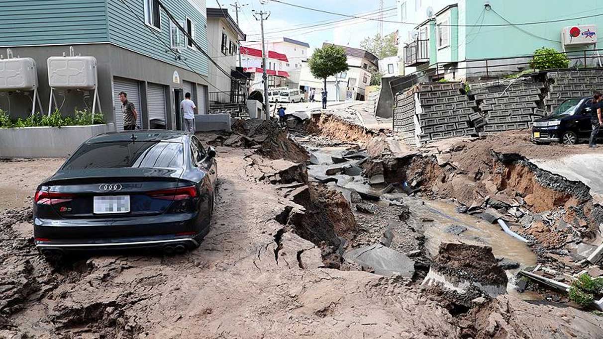 Japonya'daki 7.6'lık depremde ölü sayısı yükseldi