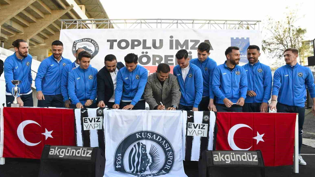 Kuşadasıspor, 8 futbolcu ile sözleşme yaptı