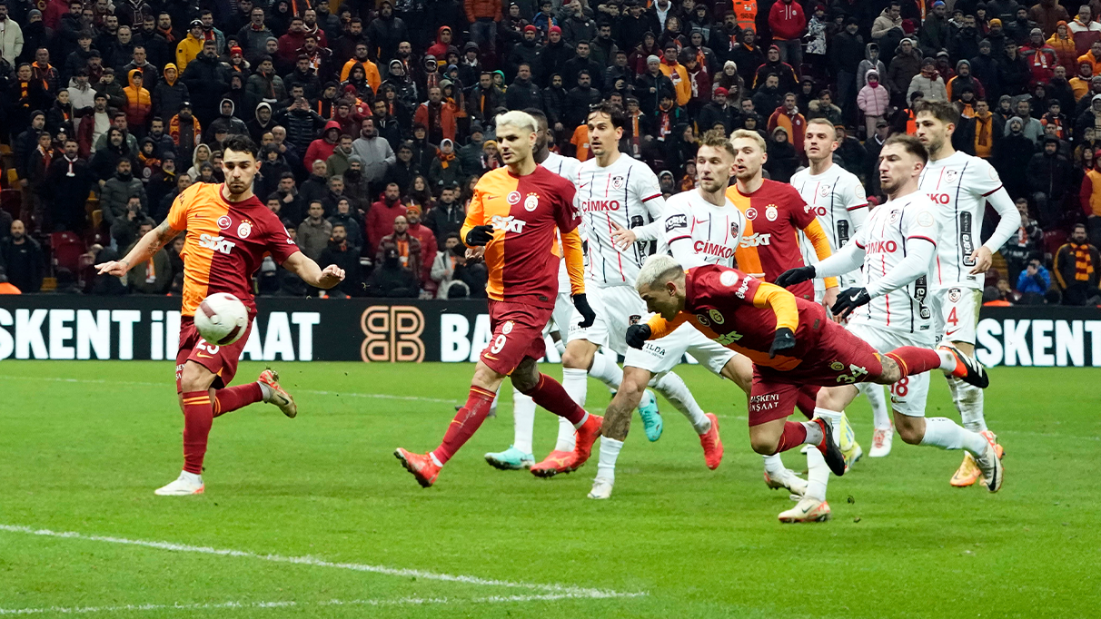 Galatasaray, Gaziantep FK'yı 2-1'lik skorla mağlup etti