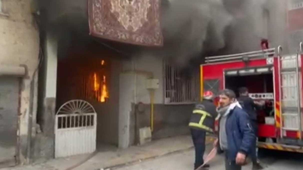 Şanlıurfa'da bir evde yangın çıktı! 1 kişi yaşamını yitirdi