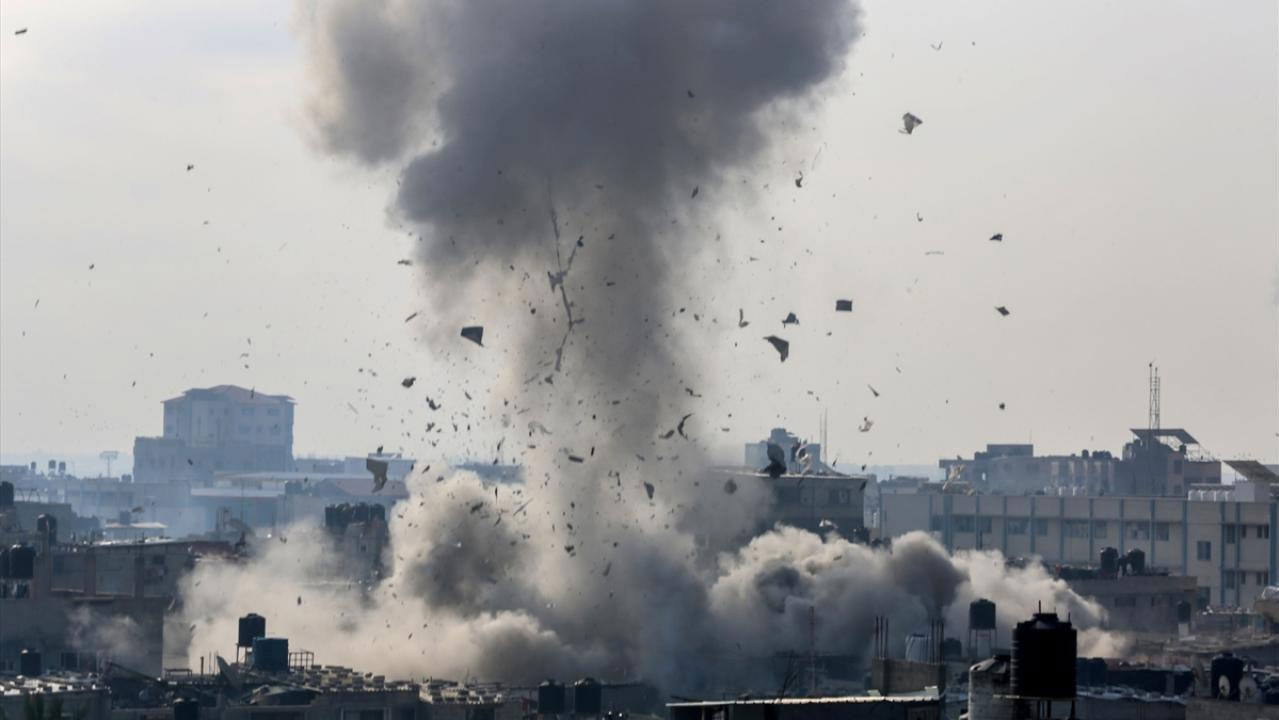İsrail'in Gazze'yi vurduğu yerleşim yerinde facia: 24 ölü