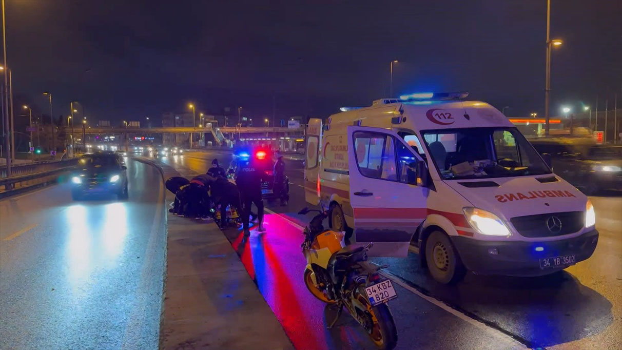 Küçükçekmece'de motosiklet kazası: 2 kişi yaralandı