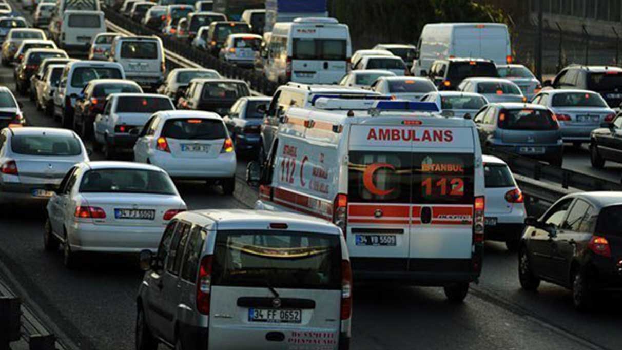 Sultangazi'de trafik kazası: 2 yaralı