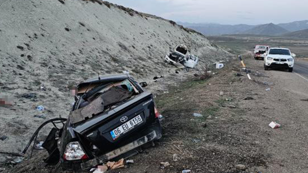 Erzurum'da iki araç kafa kafaya çarpıştı: 1 ölü 6 yaralı