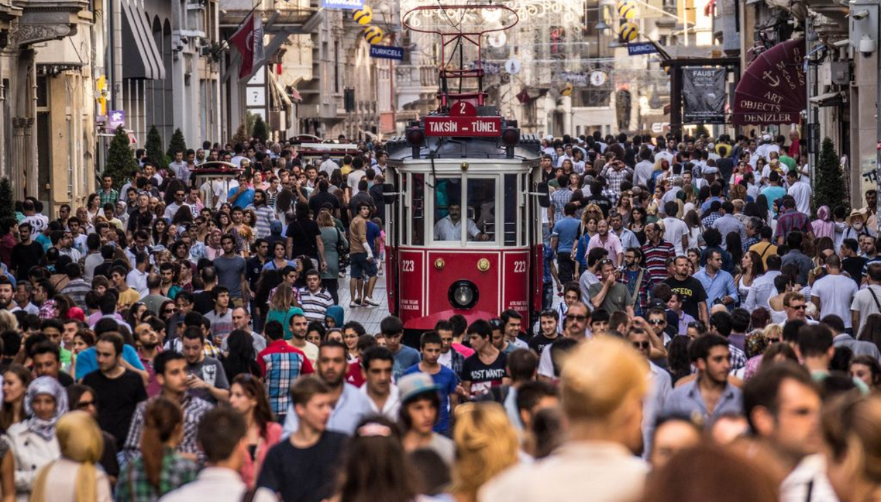 Türkiye'nin en güvenilmeyen kurumları belli oldu! Bu anket birilerinin hoşuna gitmeyecek