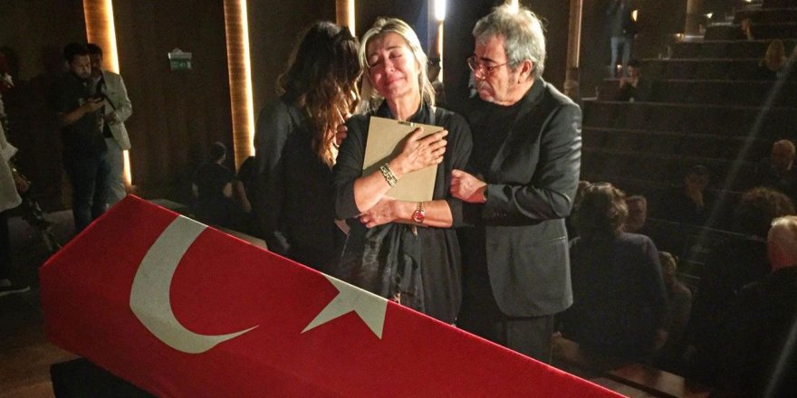 Tarık Ünlüoğlu'nun cenazesinde skandal!