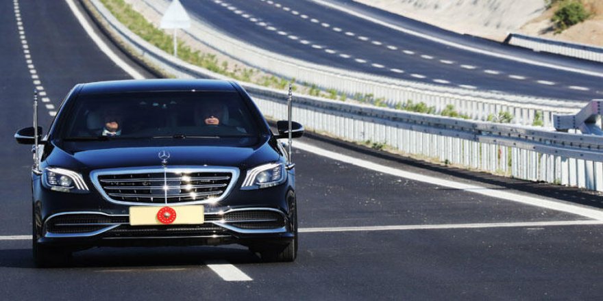 Karamollaoğlu: "Beştepe’nin sipariş ettiği 4 Mercedes sistemin değişeceğinin habercisi"