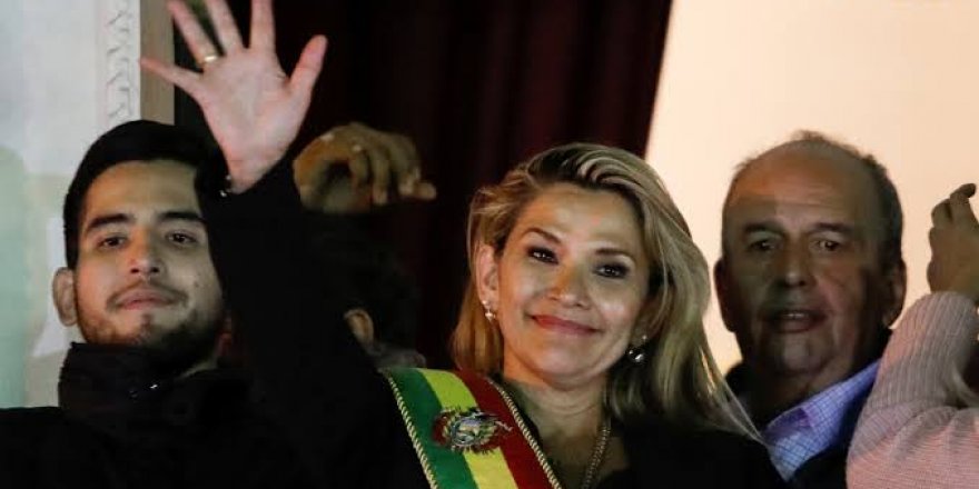 Bolivya'da Jeanine Anez kendisini geçici devlet başkanı ilan etti!